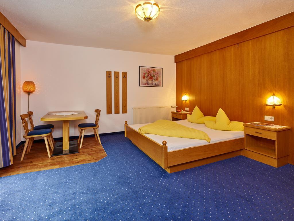 Haus Anton Soelden - Apartments & Zimmer Стая снимка